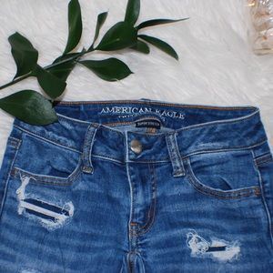 American Eagle GREAT CONDITION ripped jeans